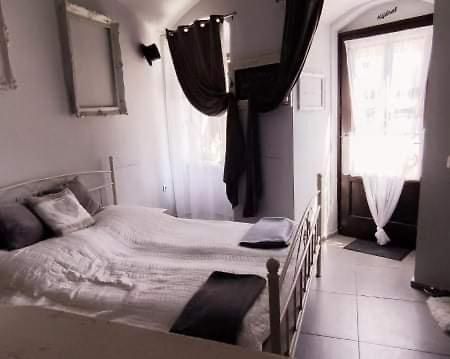 Godot Apartman Miskolc Luaran gambar