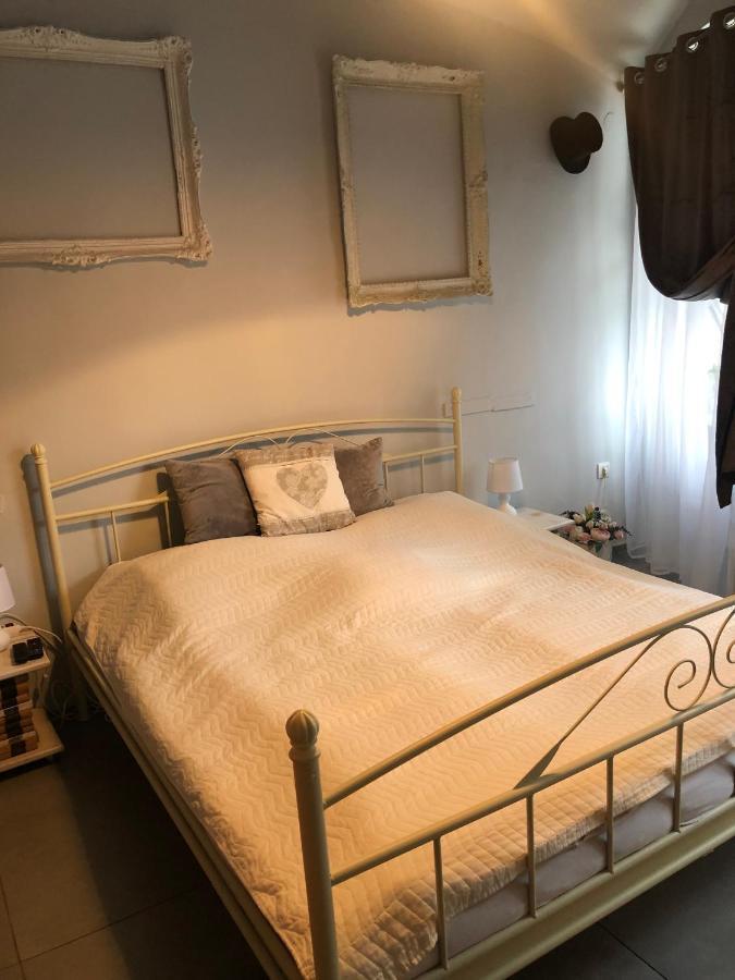 Godot Apartman Miskolc Luaran gambar